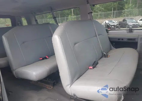 2013 Ford E-350 Super Duty Xl from USA, damaged, VIN 1FBSS3BL1DDA07828